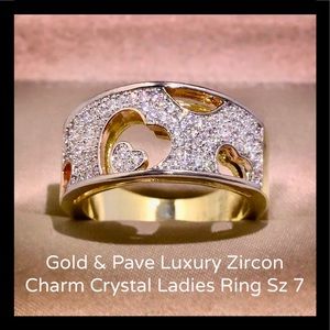 NEW! Luxury Zircon Pave Crystal Heart Ring 
Size 7